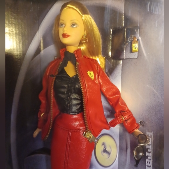 Barbie Ferrari Doll in Leather Suit Outfit Collector Edition 2000 Mattel 28534 - Picture 4 of 14
